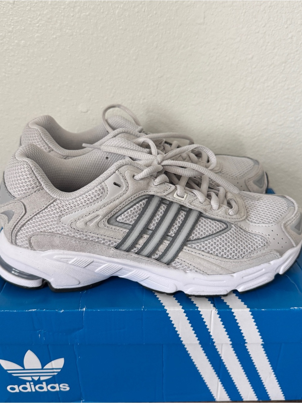 adidas Response CL W Box Label - Blue and White